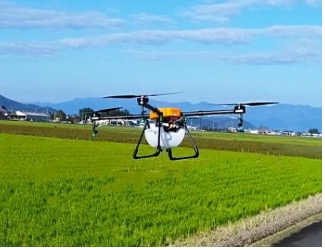 農業用ドローン操縦士